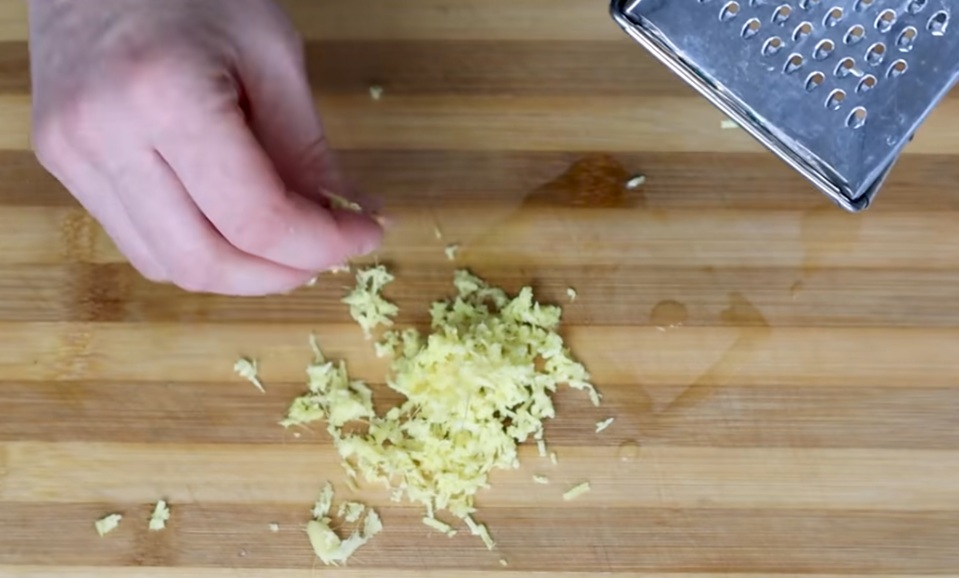 настърган джинджифил