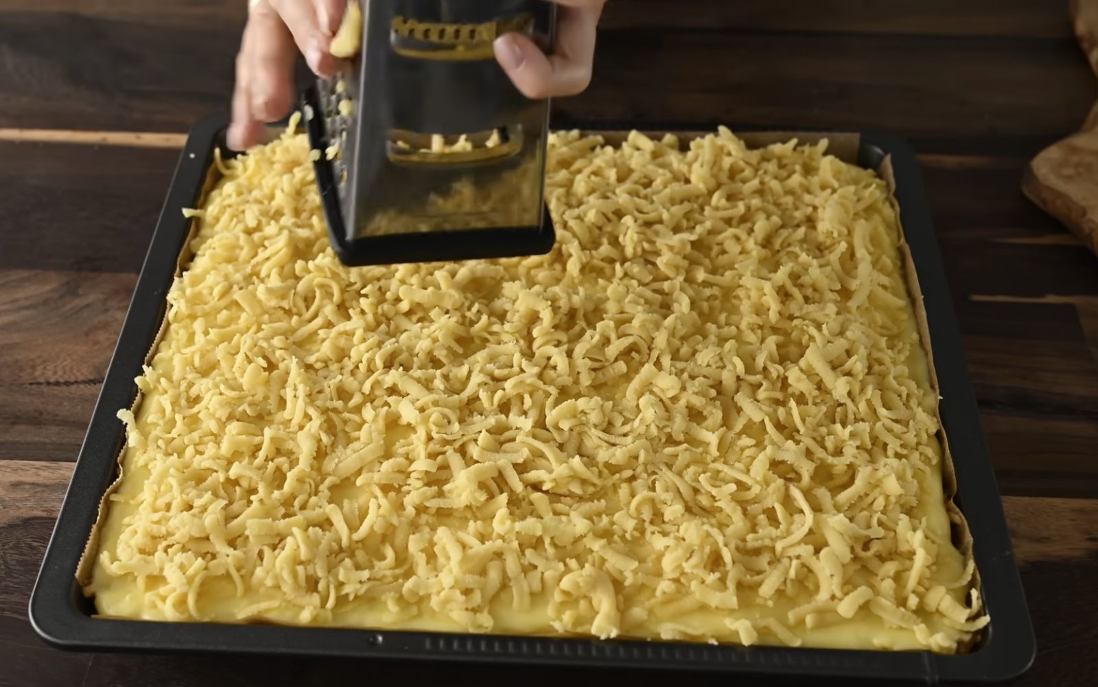 настъргано тесто сладкиш