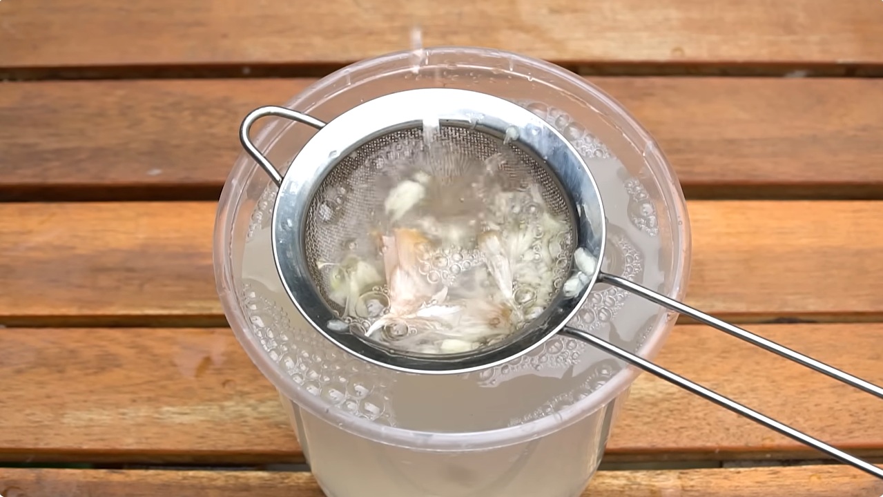 прецеждане чеснова вода