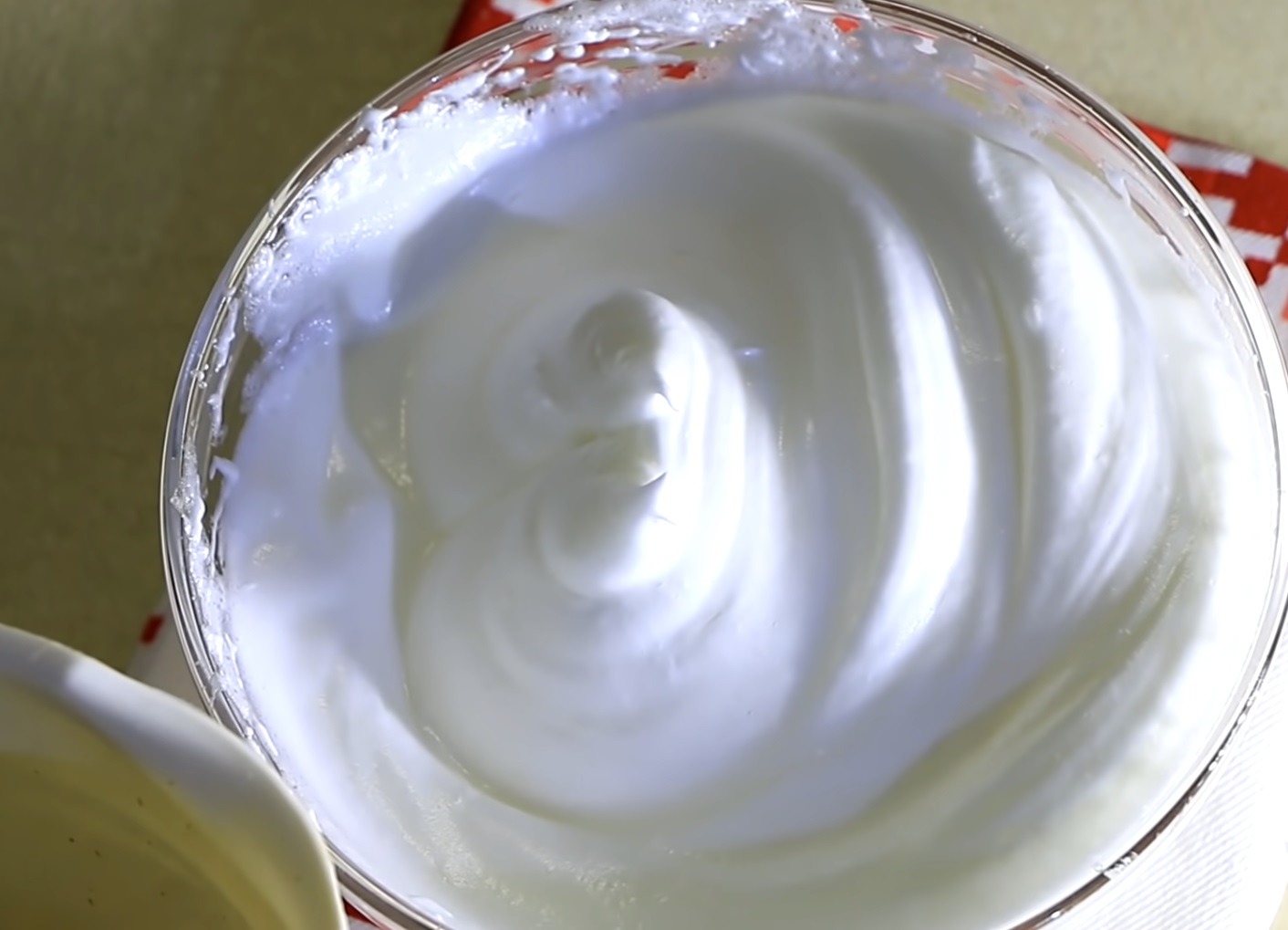 белтъчен сняг