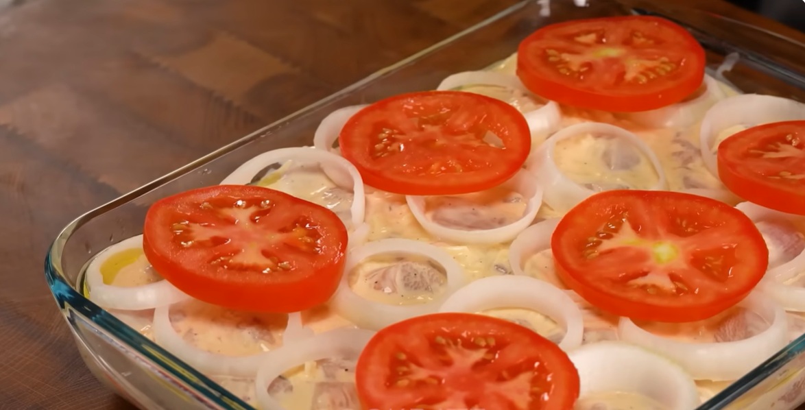 пиле с домати и лук