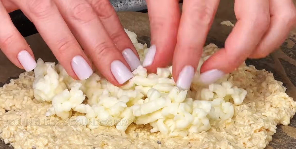 моцарела върху основата