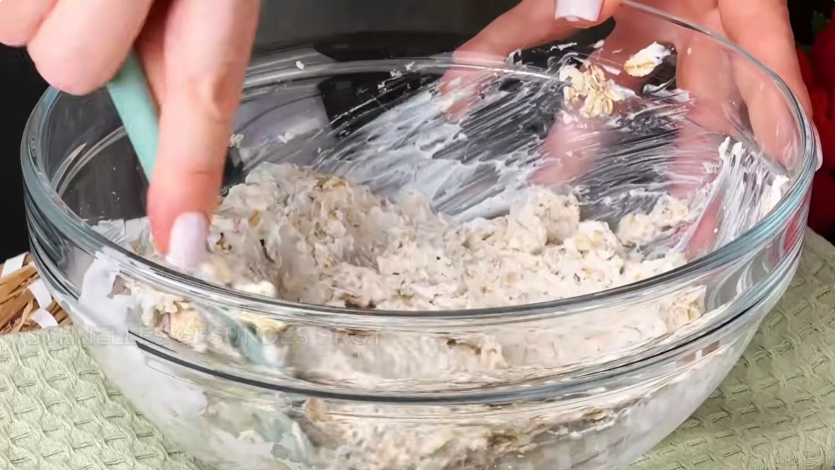 кисело мляко с овесени ядки