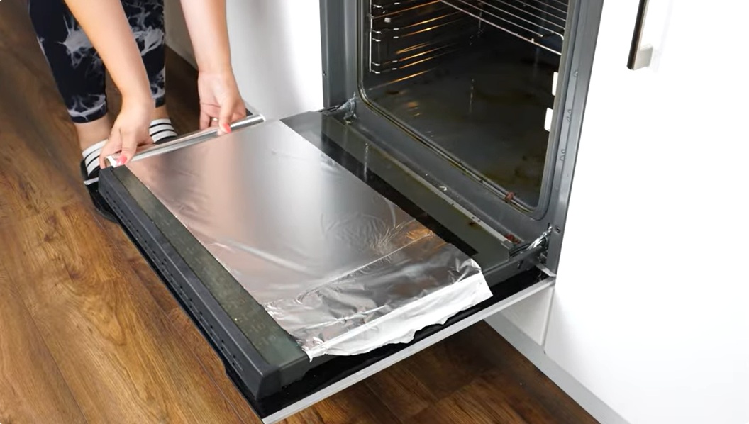 алуминиево фолио във фурната