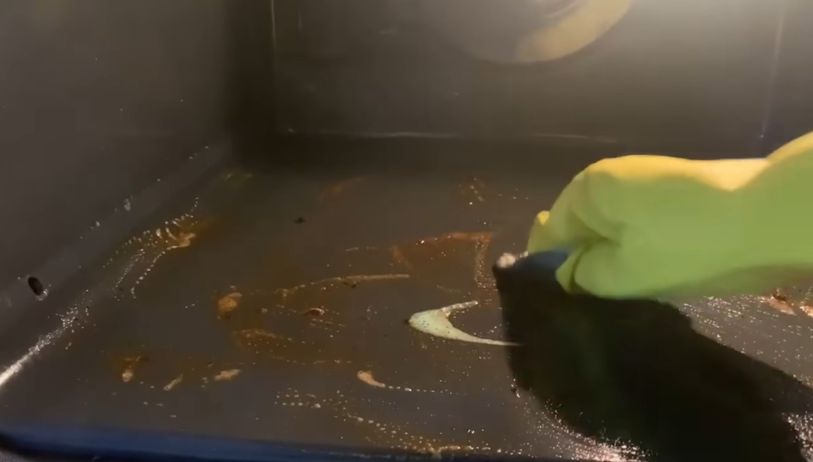 почистване на фурната