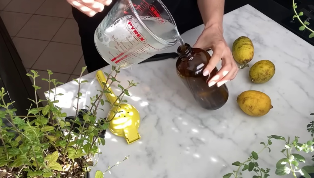 изсипване почистваща смес