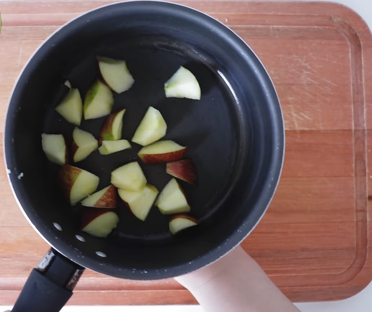 ябълка в касерола