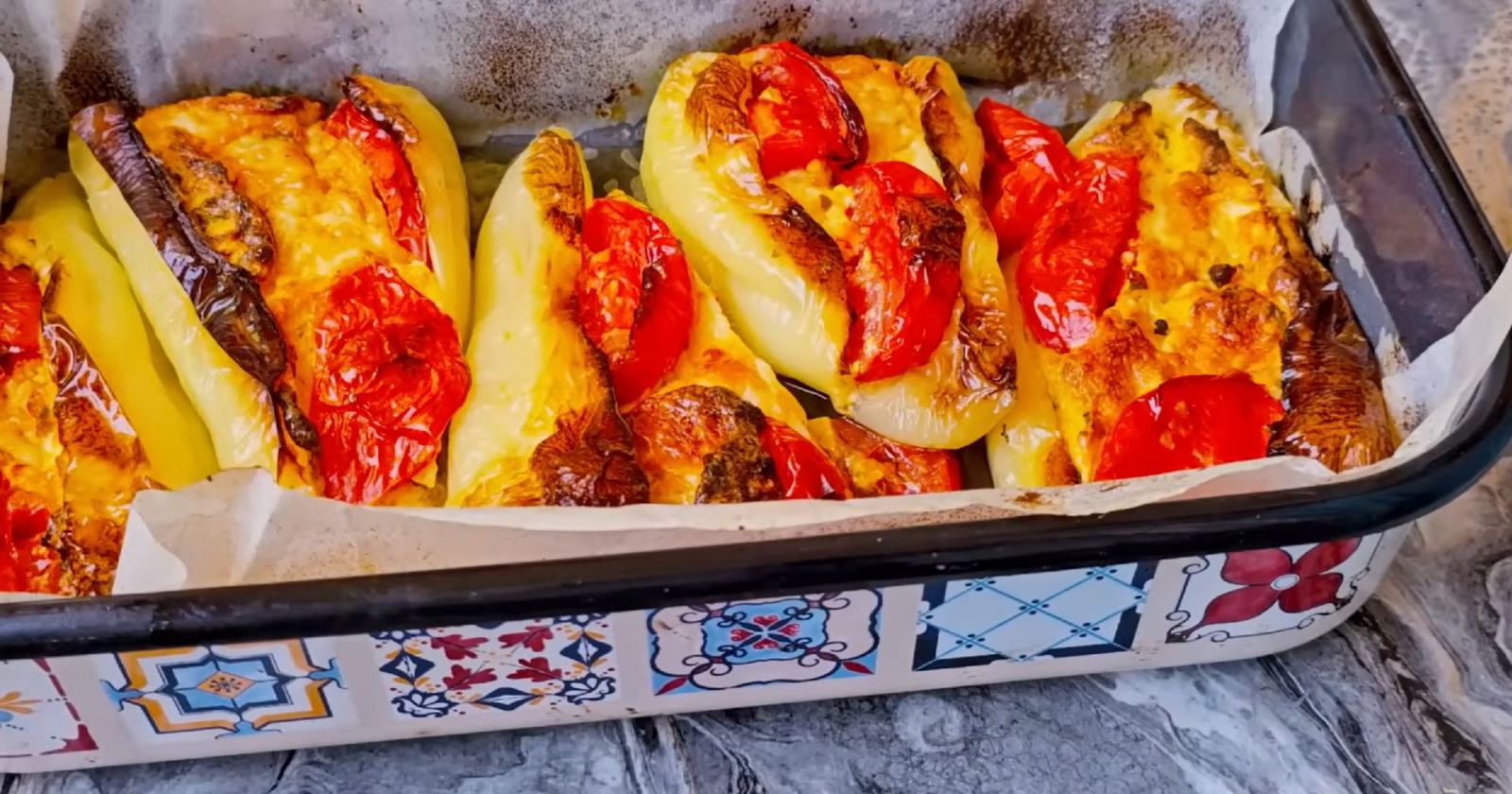 печени чушки със сирене