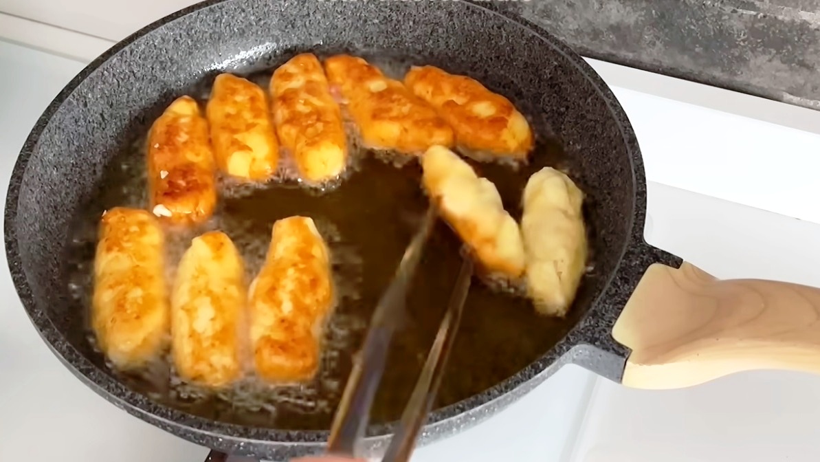 ябълкови понички в тигана