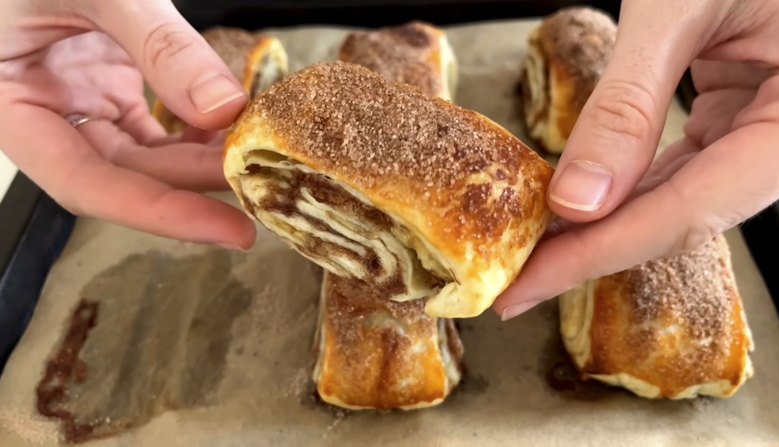 канелени рулца с банан