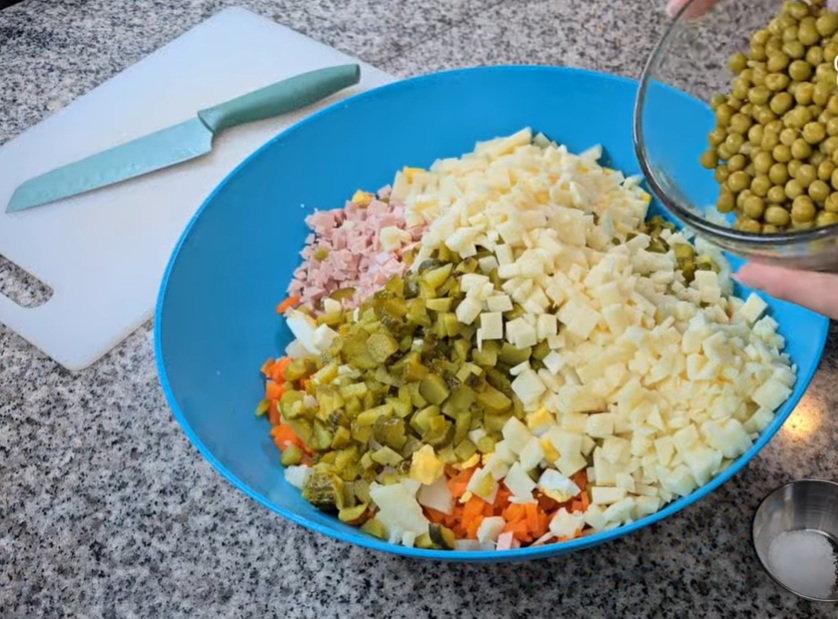 съставки руска салата