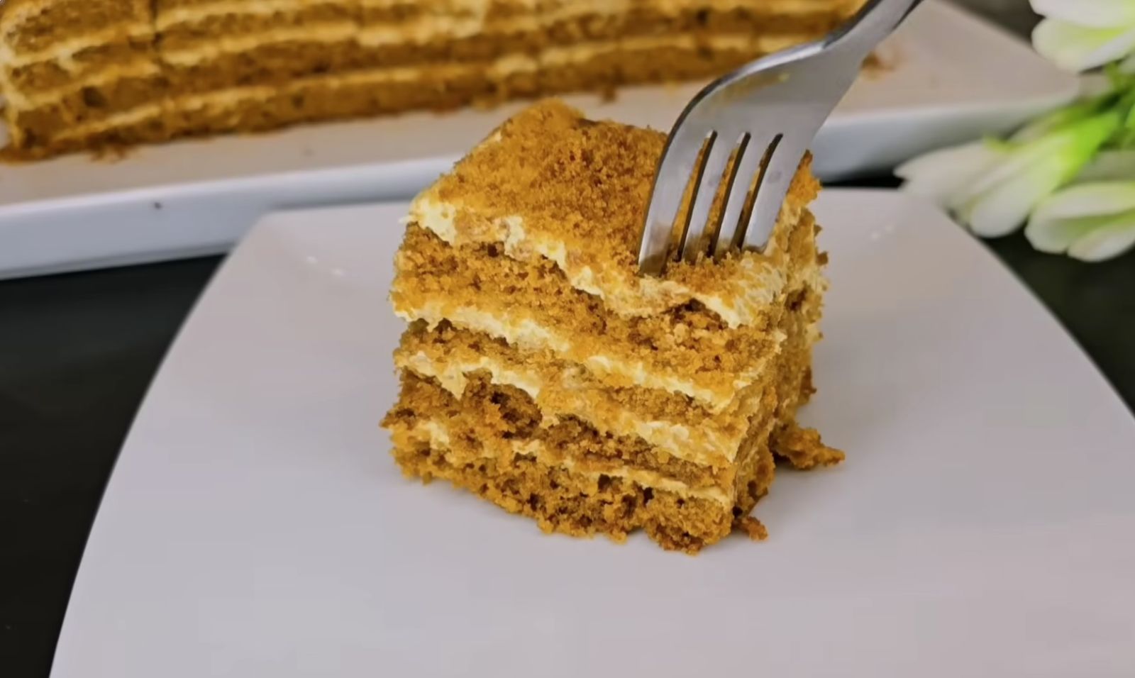 Медовик парченце