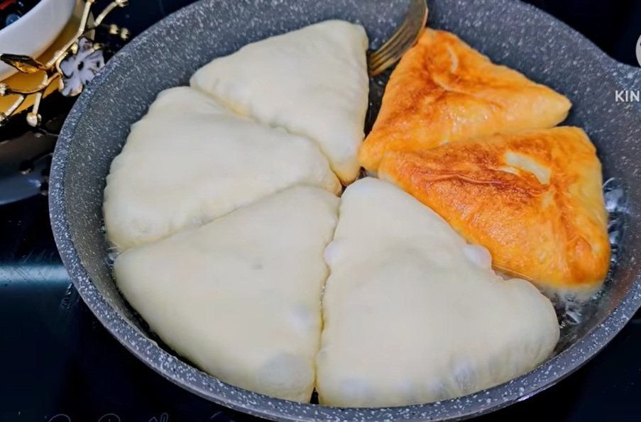руски мекици в тигана