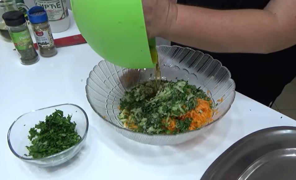 сос в салатата