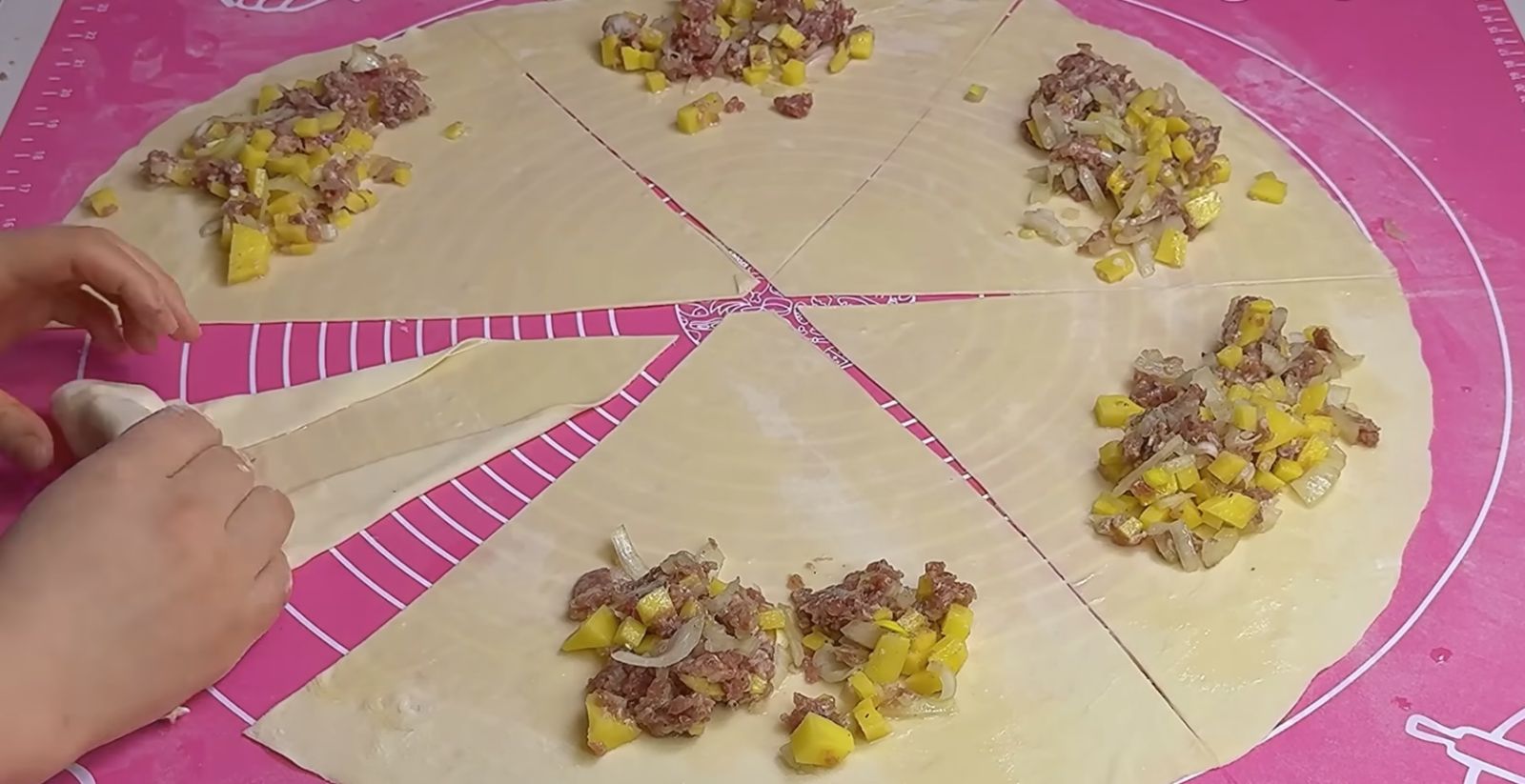 навиване тесто сарми