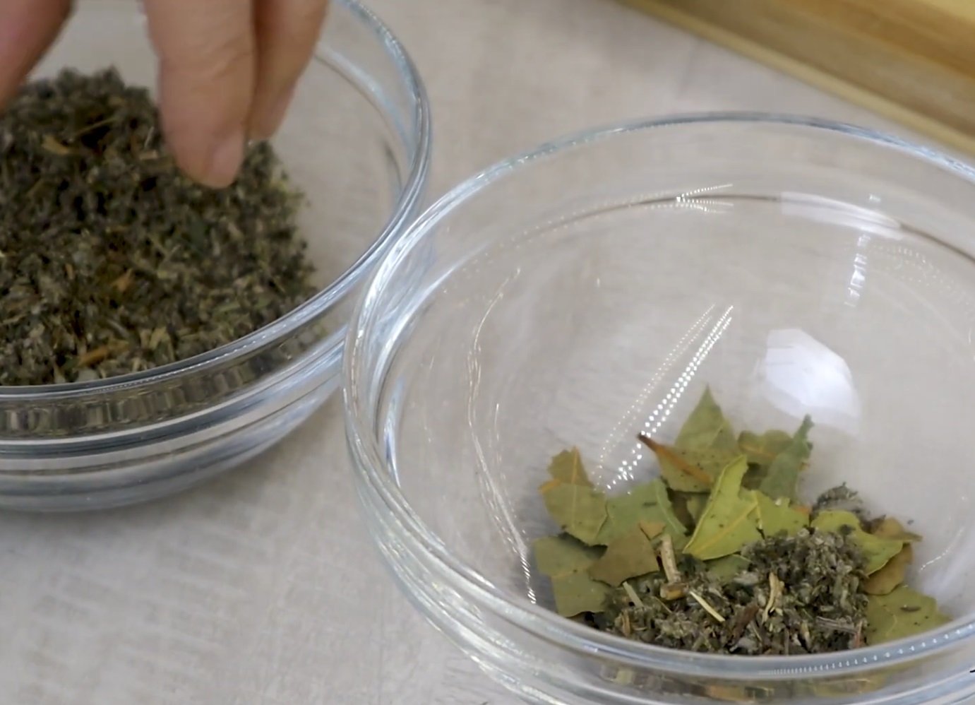 дафинов лист с чай