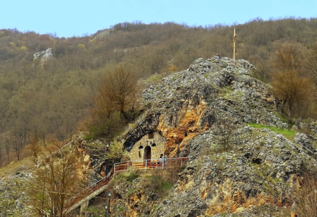 скален параклис Св.Петка