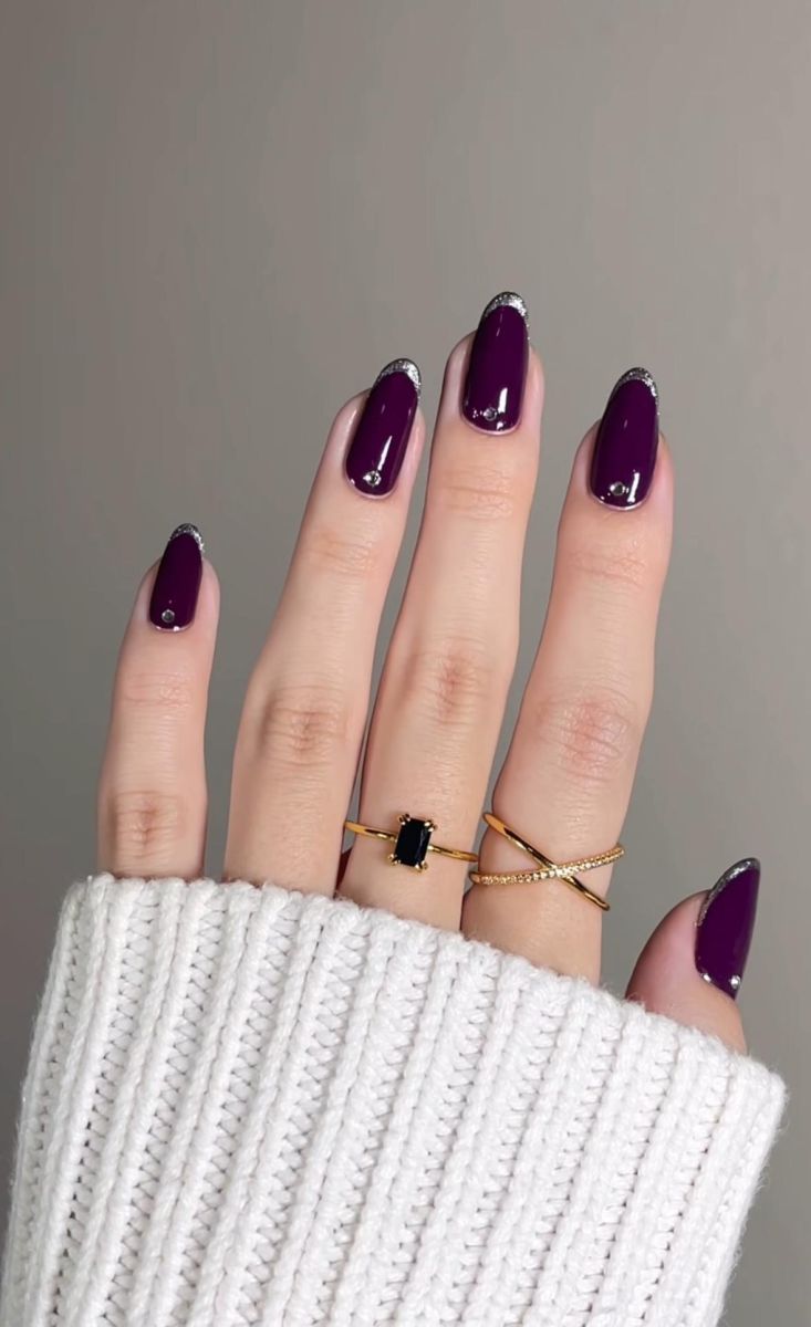 маникюр тъмна слива