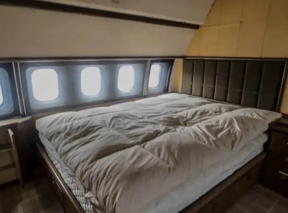 спалня в самолет