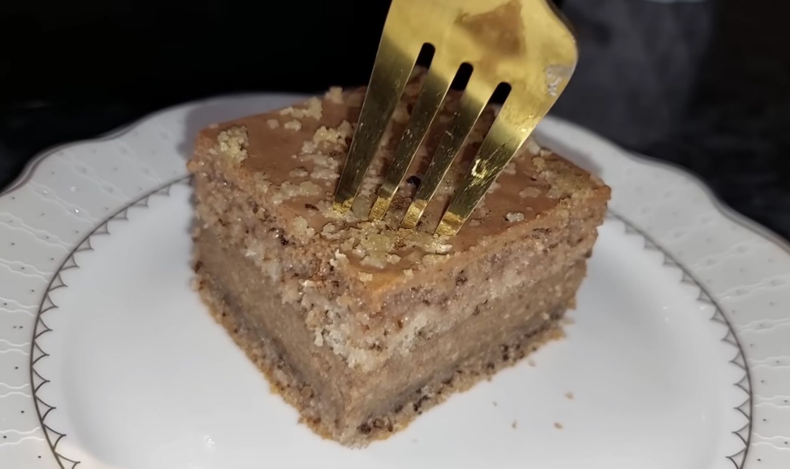 сочна орехова торта