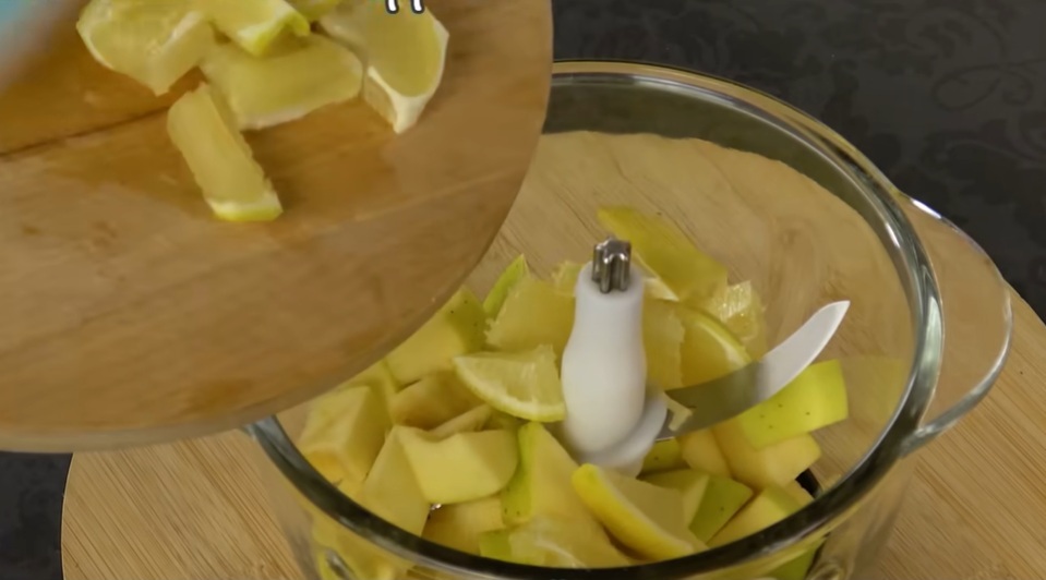 лимон и ябълка