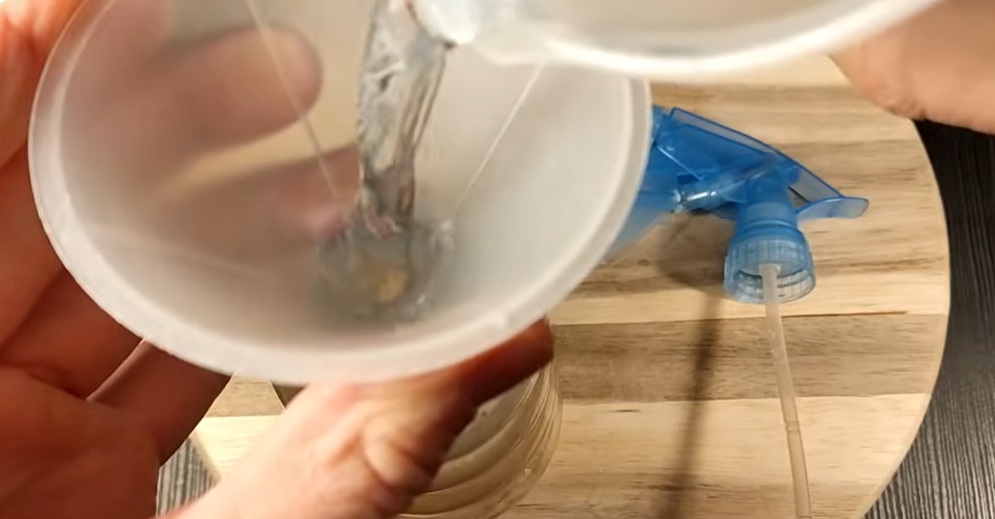 средство в бутилка