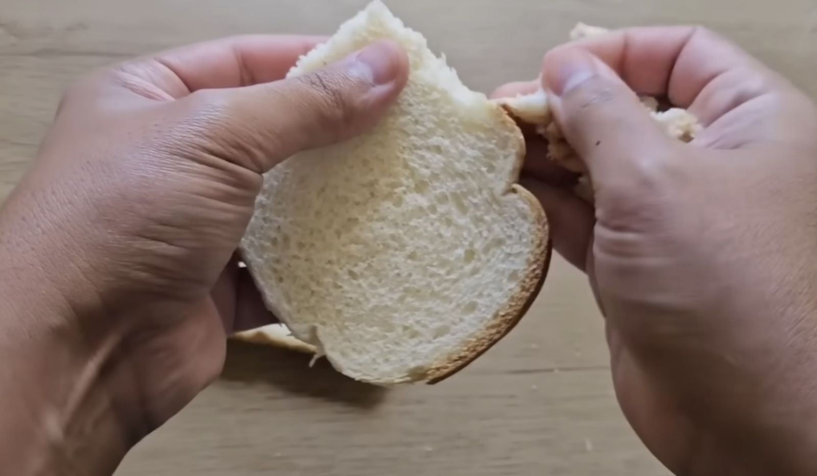 натрошен хляб