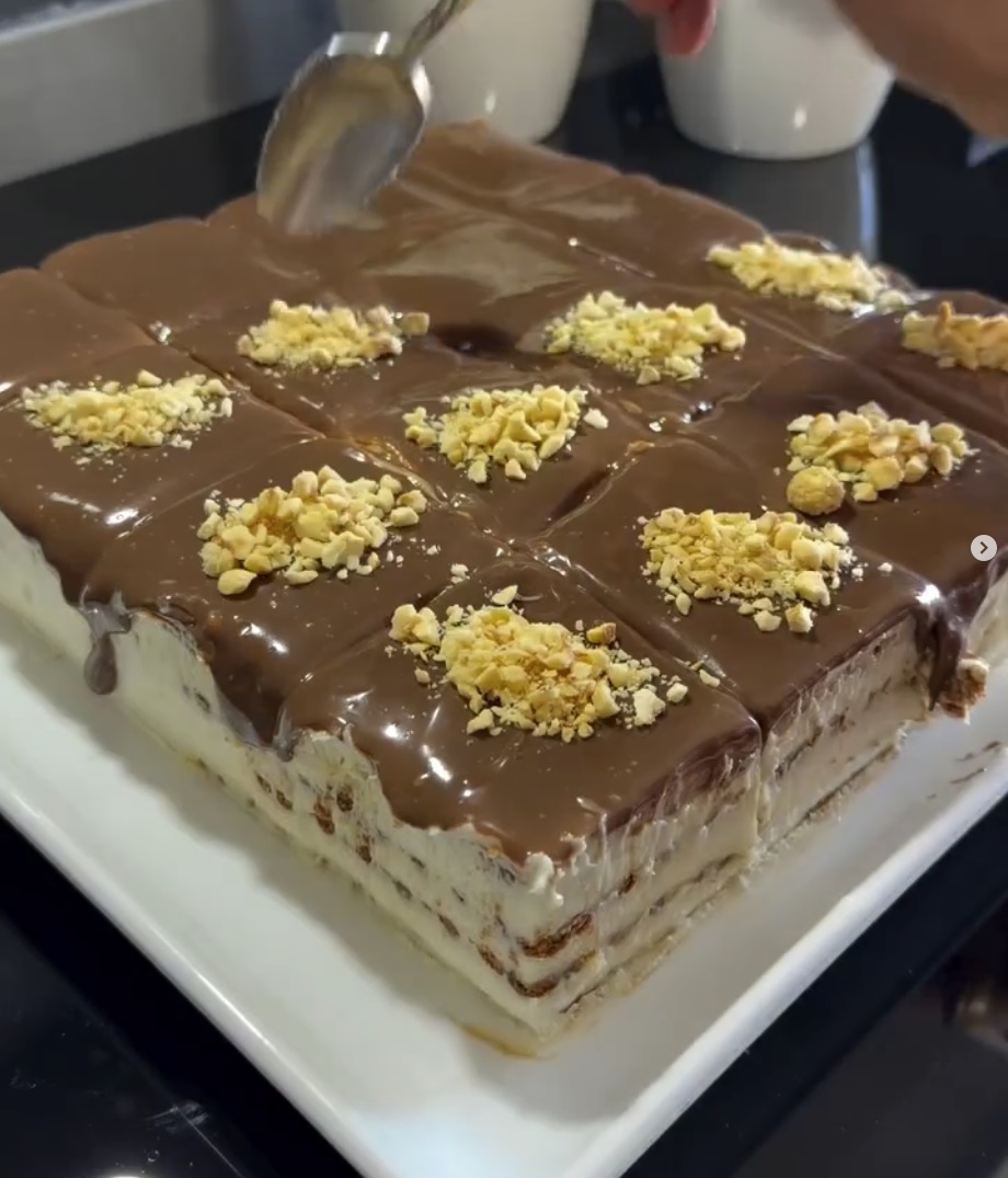 украса бисквитена торат