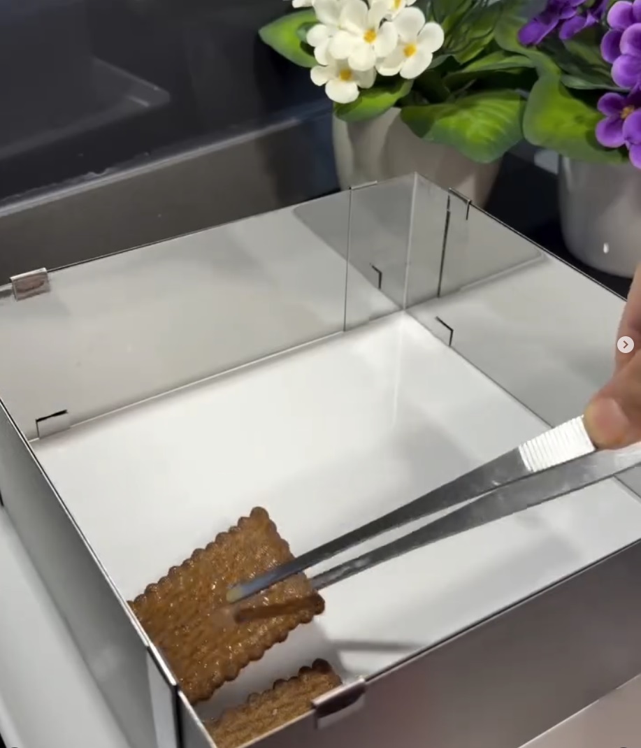 бисквити на дъното