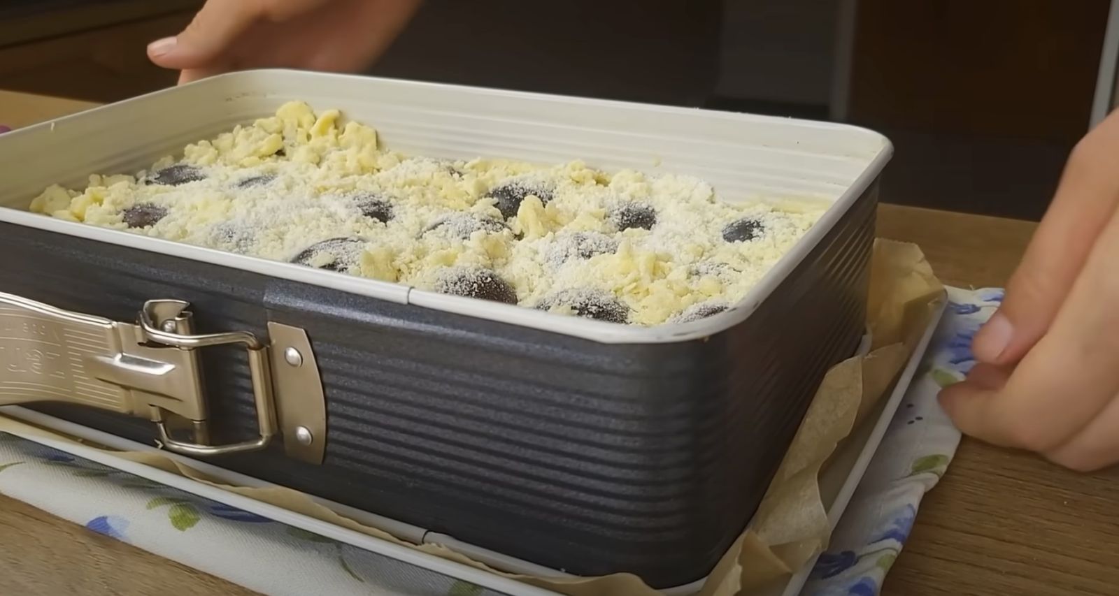 сладкиш маслени трохи
