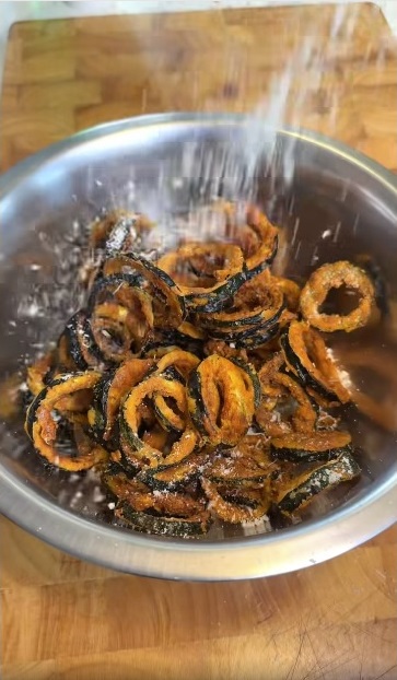 сол върху тиквички