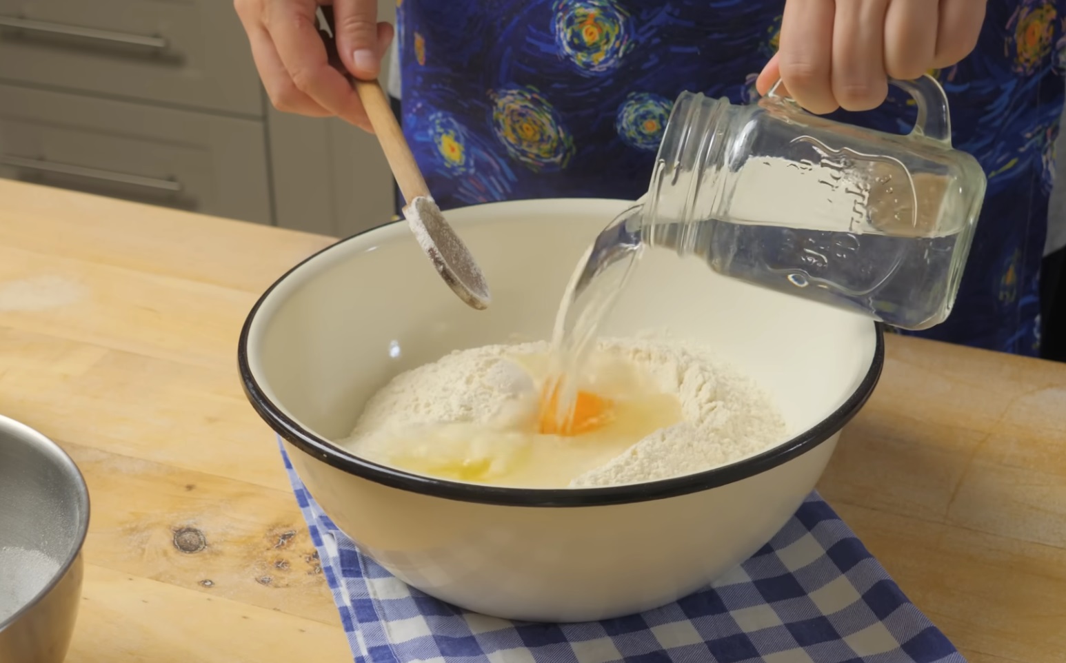 вода в брашното