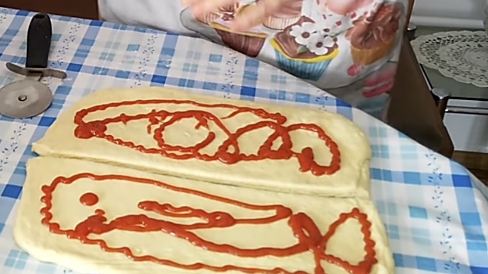 тесто с кетчуп