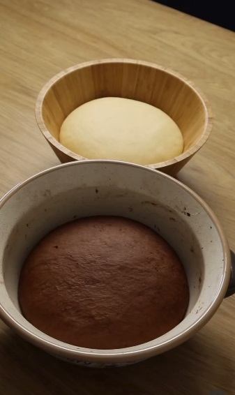 светло и тъмно тесто