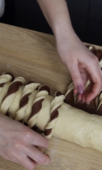 ленти върху тестото