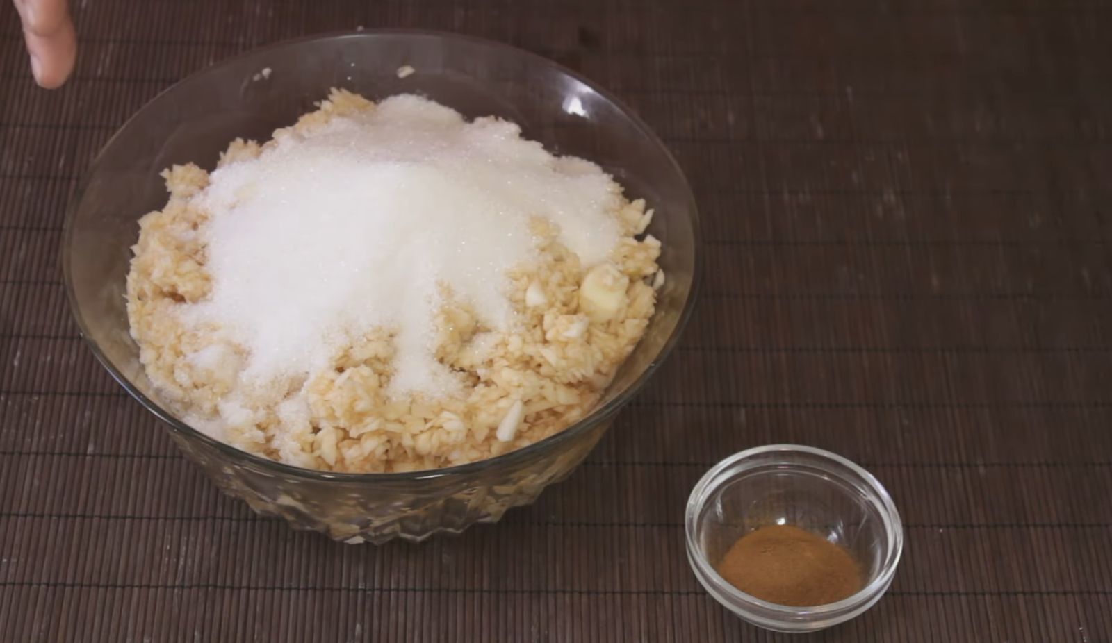 ябълки с канела