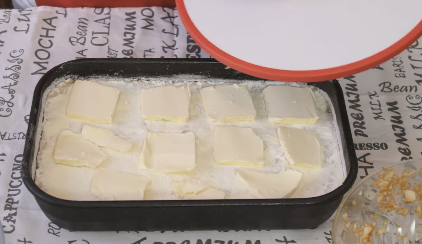 масло върху сладкиша