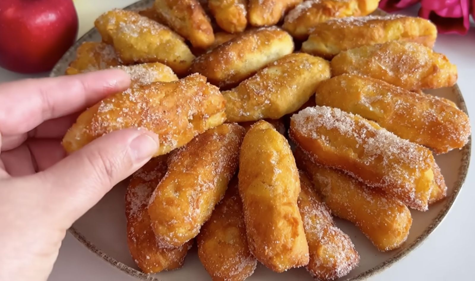 лесни ябълкови понички