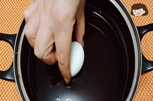 боядисване яйцае