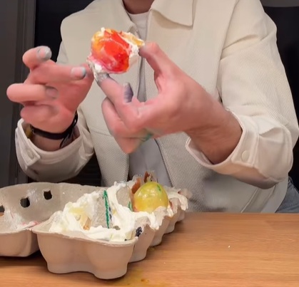 яйца в сметана техника