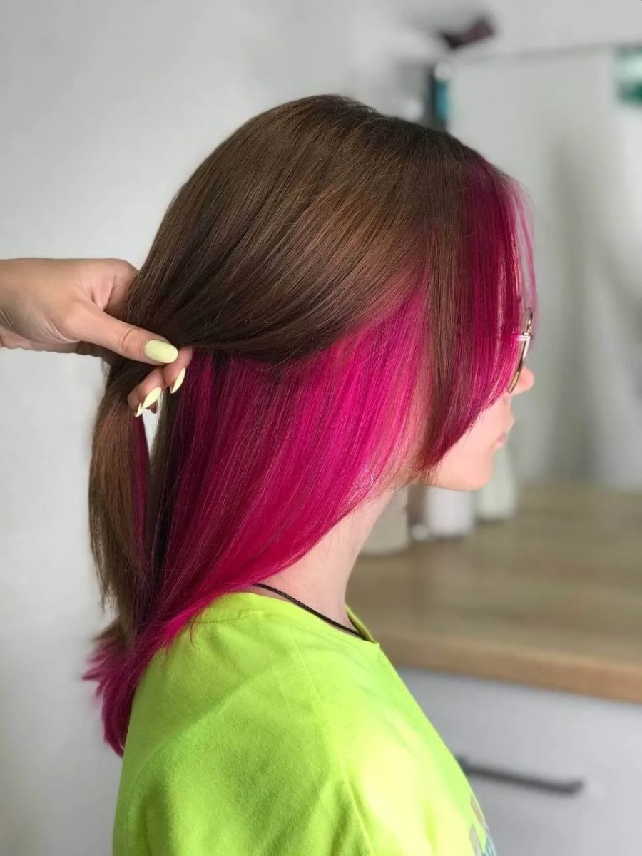 яркочервени кичури коса