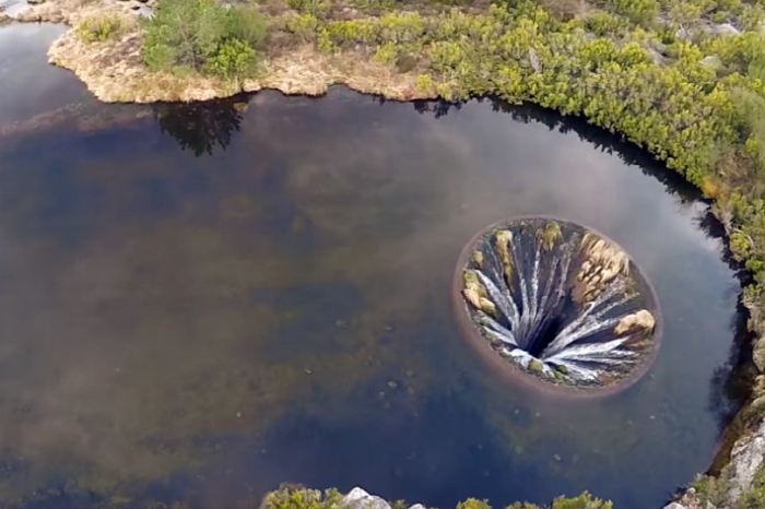 необикновен феномен разцепи водите на езеро в Португалия