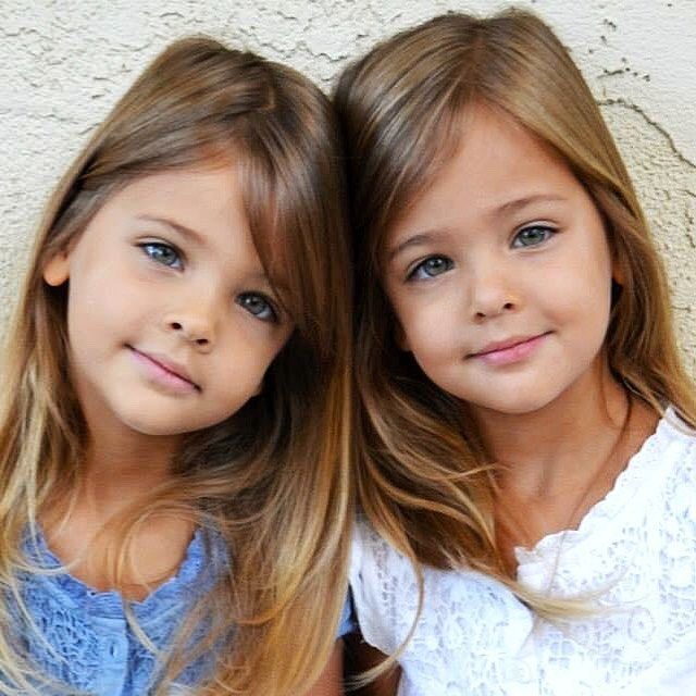 най-красивите близначки