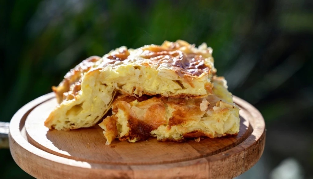 бърза баница с кисело мляко
