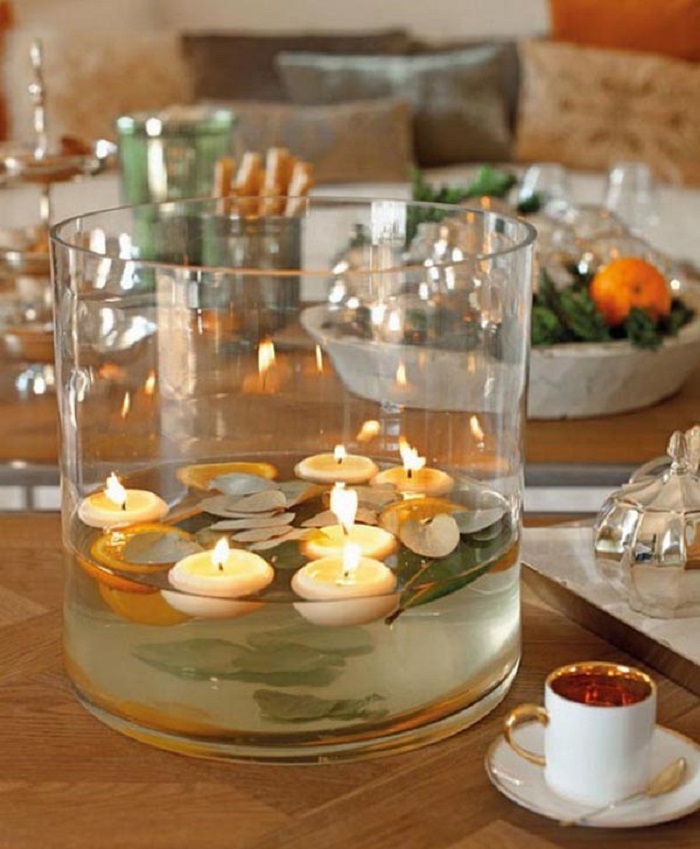 стъклена ваза със свещи