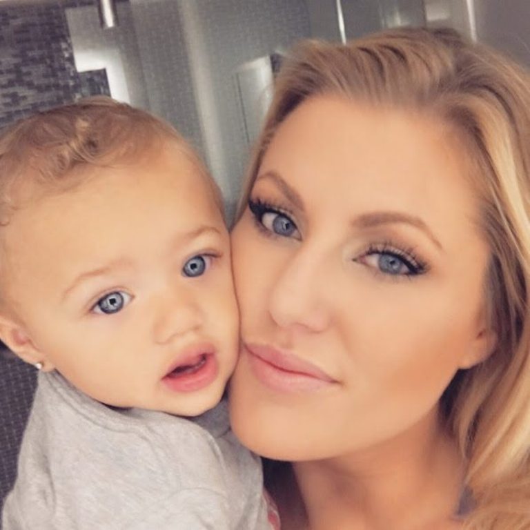  красиво момиченце 