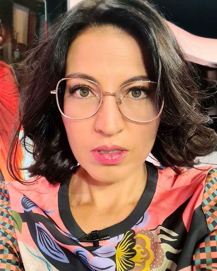 Деси Стоянова с очила