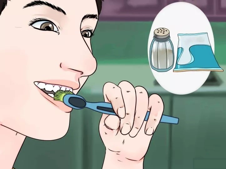 почистване на зъби с морска сол