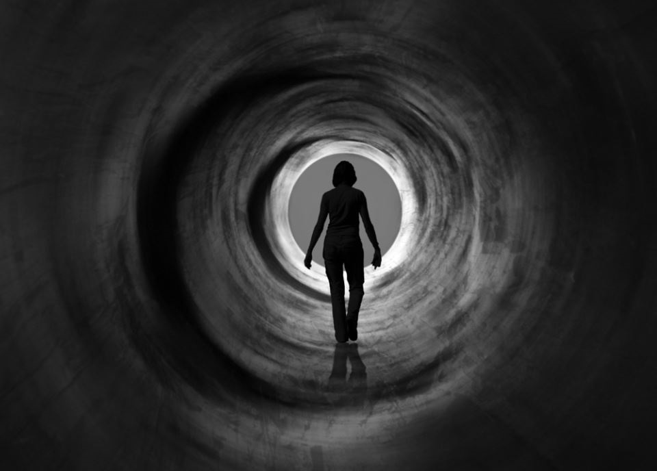 смърт тунел