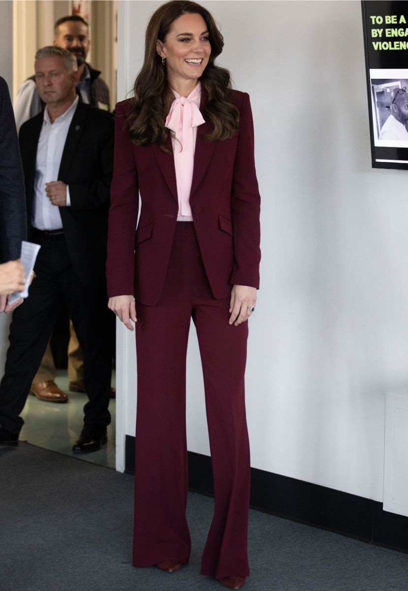 Кейт костюм бордо